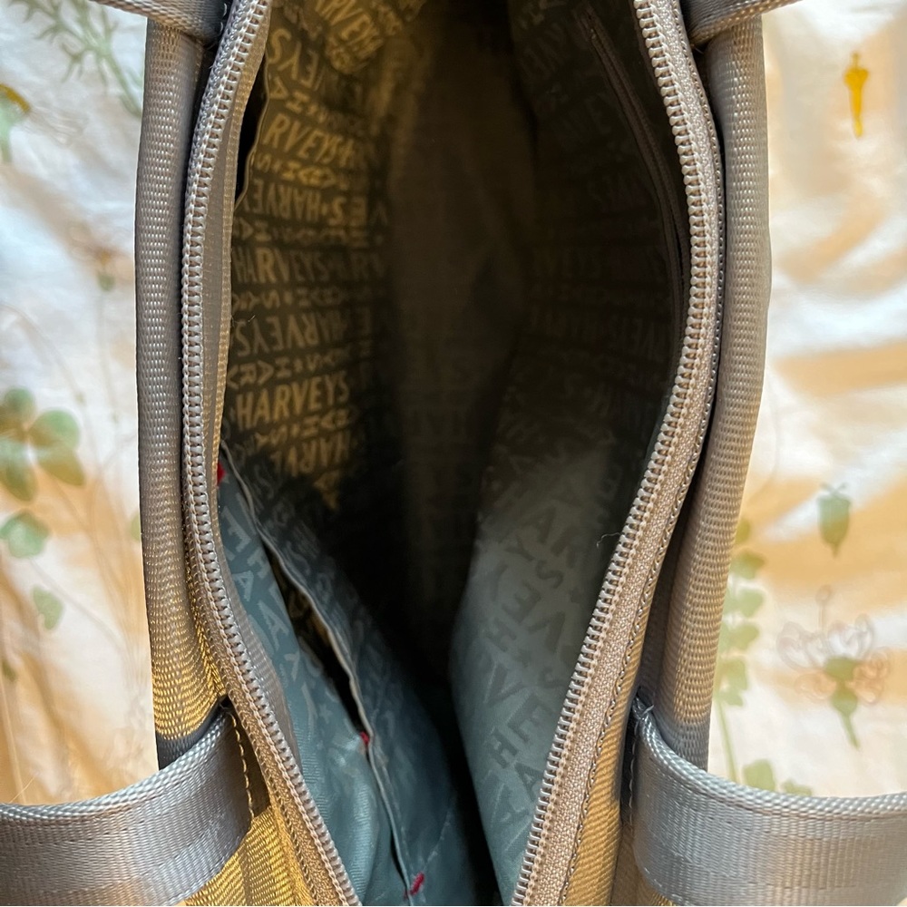 Harvey’s seatbelt bag. Large tote. Silver/ gray. Very clean. - Picture 9 of 11